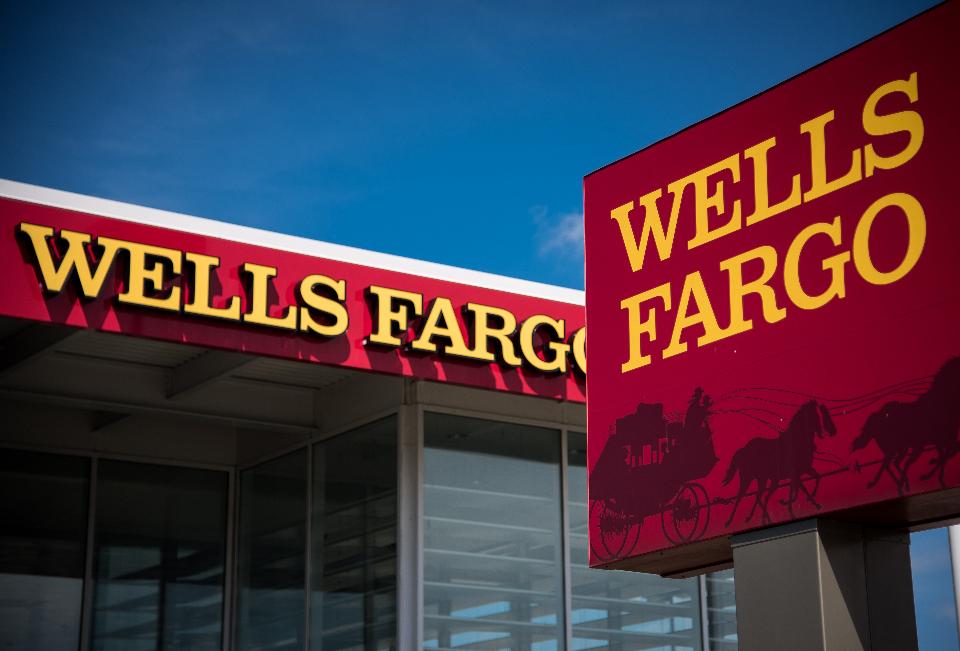 Wells Fargo Bank, N.A. – 5490 Sunset Blvd.