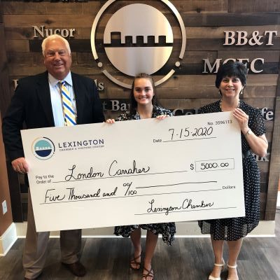 White Knoll Graduate Receives $5,000 Scholarship From Lexington Chamber